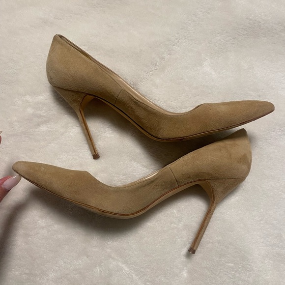 Manolo Blahnik Tan Suede Pumps - Picture 11 of 11
